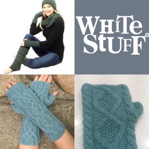 NWOT:WHITE STUFF:TURQ FINGERLESS GLOVE ARM-WARMERS